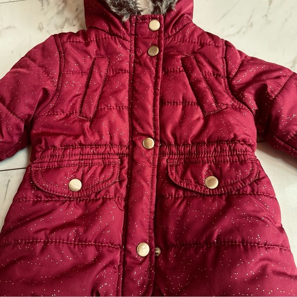 π3/$20π Carter's Red Puffer Jacket with Faux Fur Hood - Picture 3 of 10